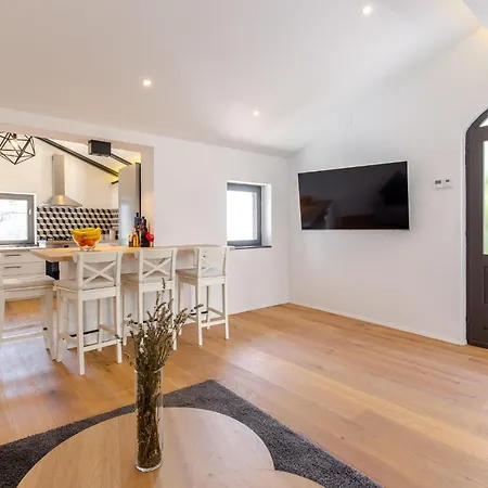 Cozy In With Kitchen Holiday home *