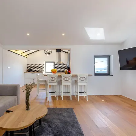 Cozy In With Kitchen Holiday home